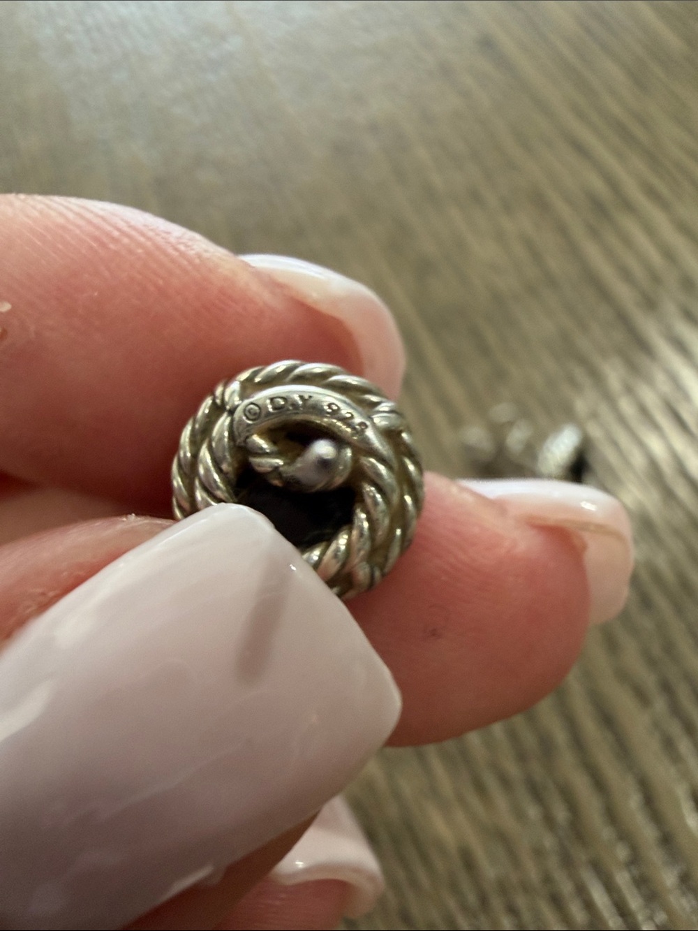 Authentic David Yurman Earrings - Stone Silver-Tone Stud Earrings - Picture 5 of 6